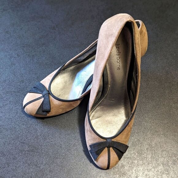 Liz Claiborne Shoes - Vintage Liz Claiborne Taupe Suede Pumps with Black Bow Accent and Piping